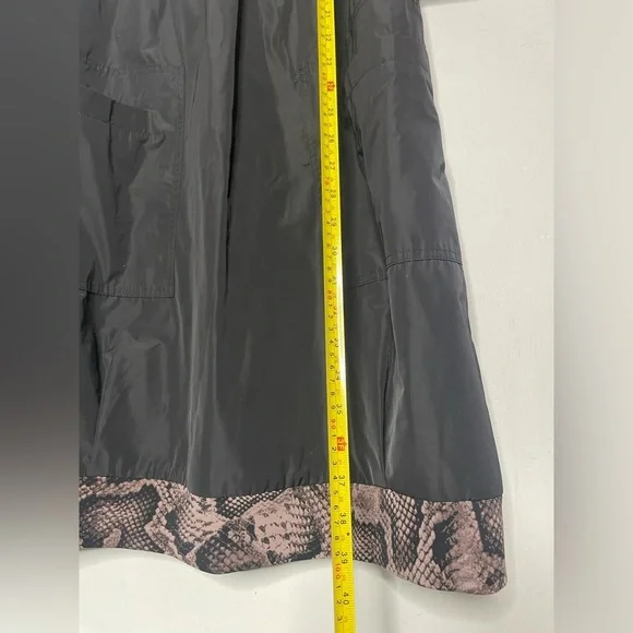 Joseph Ribkoff style 203690 with snake print and black skirt - Picture 8 of 11